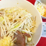 ラーメン二郎 - 汁なし半分＋ニンニク多め＋白ネギ