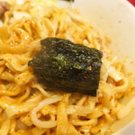 ラーメン二郎 - のりで巻いて食べる♪