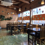 炭火焼豚丼柏家 - 店内