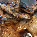 炭火焼豚丼柏家 - 焦げがうまーい