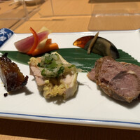 喜記 銀座店 - 「前菜」…スネ肉、蒸し鶏、叉焼、ピータン、中国ピクルス