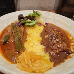 SPICY CURRY 魯珈 - 選べる２種カレー(モルディブフィッシュ・ポークカレー＆カカオリッチビーフカレー)