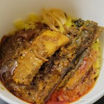 SPICY CURRY 魯珈 - モルディブフィッシュ・ポークカレー