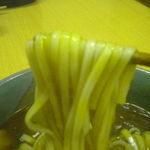 味処 つくし - 平べったいうどん麺。　これが結構美味いんだよーー！