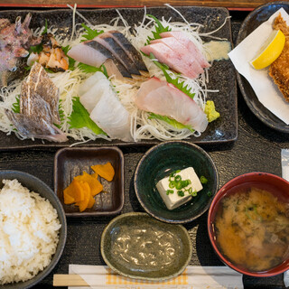 めしや 大磯港_1