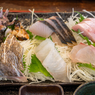 めしや 大磯港_0