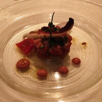 神戸牛炭火焼 ステーキ 銀座 Fun - 本マグロとビーツのタルタル　冬野菜のサラダ仕立て