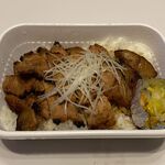 十勝豚丼 いっぴん - 特盛り豚丼弁当のアップ