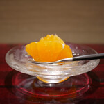 島津 - 甘平 -かんぺえ-（愛媛）
      みかんの品種でポンカンの交配種。
      水分と甘みをたっぷり含み、みかんよりもさっぱりとリセットさせてくれる〆。