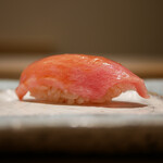 島津 - トロ
      甘みと香りが抜群に際立ち、ため息しか出ない美味しさ！気付けば余韻だけが綺麗に置き去りに。