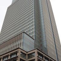 タパス モラキュラーバー - 日本橋三井タワー向かって右から