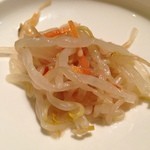 韓国料理　明洞 - 付け合せも好き。