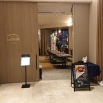 HIYORI HOTEL - 夜食も1階のレストランで