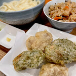 手打ちうどん 上を向いて - 