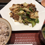 大戸屋 - 豚と野菜の味噌炒め定食 五穀ごはん