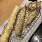 天ぷら定食まきの - 後から揚げたての天麩羅を店員さんが持ってきます。