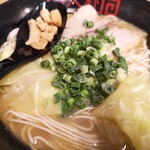 Ramen Hakke - とんこつ(久留米)　¥700　クーポン大盛　麺カタ