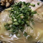 ラーメン 八卦 - とんこつ（久留米）700円　麺、味普通　クーポン麺大盛