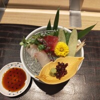 個室和食 肉割烹 吟次郎 品川駅前店 - 季節の鮮魚二点盛り