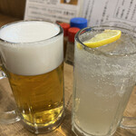 Kotarou - まずは乾杯用のドリンクを◯生ビール¥660／◯レモンサワー¥495