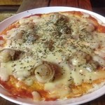 鉄板ダイニング 酒武来 - シーフードＰＩＺＺＡはチーズとろ～り、生地サクサクのクリスピーピザです！