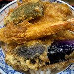 ゑび伴 - 名代天丼1,000円税込
            海老、イカ、キス、ピーマン、さつま芋、茄子