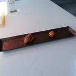 シグネチャー - 小菓子：ミニマドレーヌとフィナンシェ