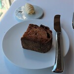 シグネチャー - 全粒粉のサワーデラ（サワードウを使ったパン）