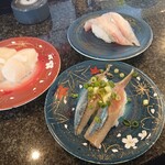 回転ずし 羽衣亭 - ホタテ、さんま、しまあじ