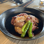 炭焼地鶏 山蔵 - 地鶏 (タレ)。