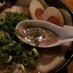 ラーメン ガッツン - こってりチャーシュー  どろどろスープです