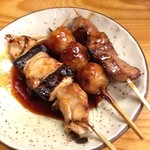 にしきや - ねぎま（120円）、つくね（120円）、レバー（100円）