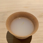 匠 進吾 - 大好物の蜆汁。煮詰めて抽出された美味しさは、丼で求めたくなります。この日は十三湖。