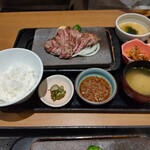 Ishiyaki Suteki Zei - とろろ丼御膳