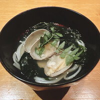 並木橋なかむら - お通しのアサリと塩ワカメのにゅうめん