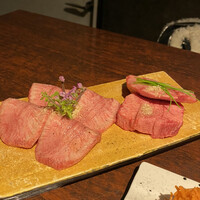 黒毛和牛焼肉 虎斑 北新地店 - 