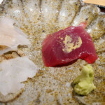 馳走 啐啄一十  - 「もち鰹(静岡県駿河湾産、サスエ前田魚店)、和辛子載せ」