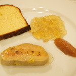 OGINO organic Restaurant - 蜂蜜の中で火を入れた鴨のフォアグラ　ブリオッシュ添え（2500円・2012/11）