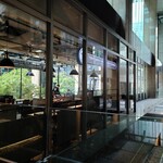 東京ビアホール&ビアテラス14 - 店外には、丸の内の緑が映えます