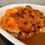 カリー・ド・カフェ 器 - チキンカツカレー
