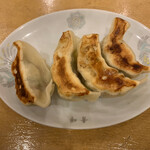 中国料理 鴻運楼 - 鴻運楼特製焼き餃子　385円