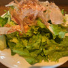 バール LAZY 2 - 料理写真:鰹節の山盛りサラダ