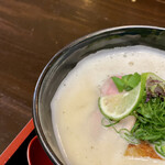 豚白湯創作麺処 友池 - 