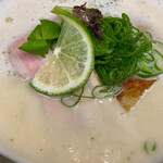 豚白湯創作麺処 友池 - 