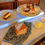 ミクニナゴヤ - ミクニナゴヤのデザート盛り合わせ