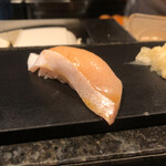 KINKA sushi bar izakaya - 寿司（ぶり）