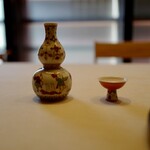 銀座 吉兆 - 選んだ盃は偶然、徳利と同じ作であった