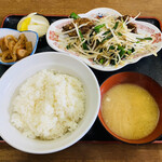 滝田食堂 - 「ニラレバ定食」750円税込み♪