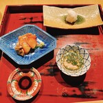 富小路 やま岸 - 大分の赤貝と淡路の皮剥ぎ