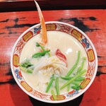 富小路 やま岸 - 蟹爪とセリの白味噌仕立て